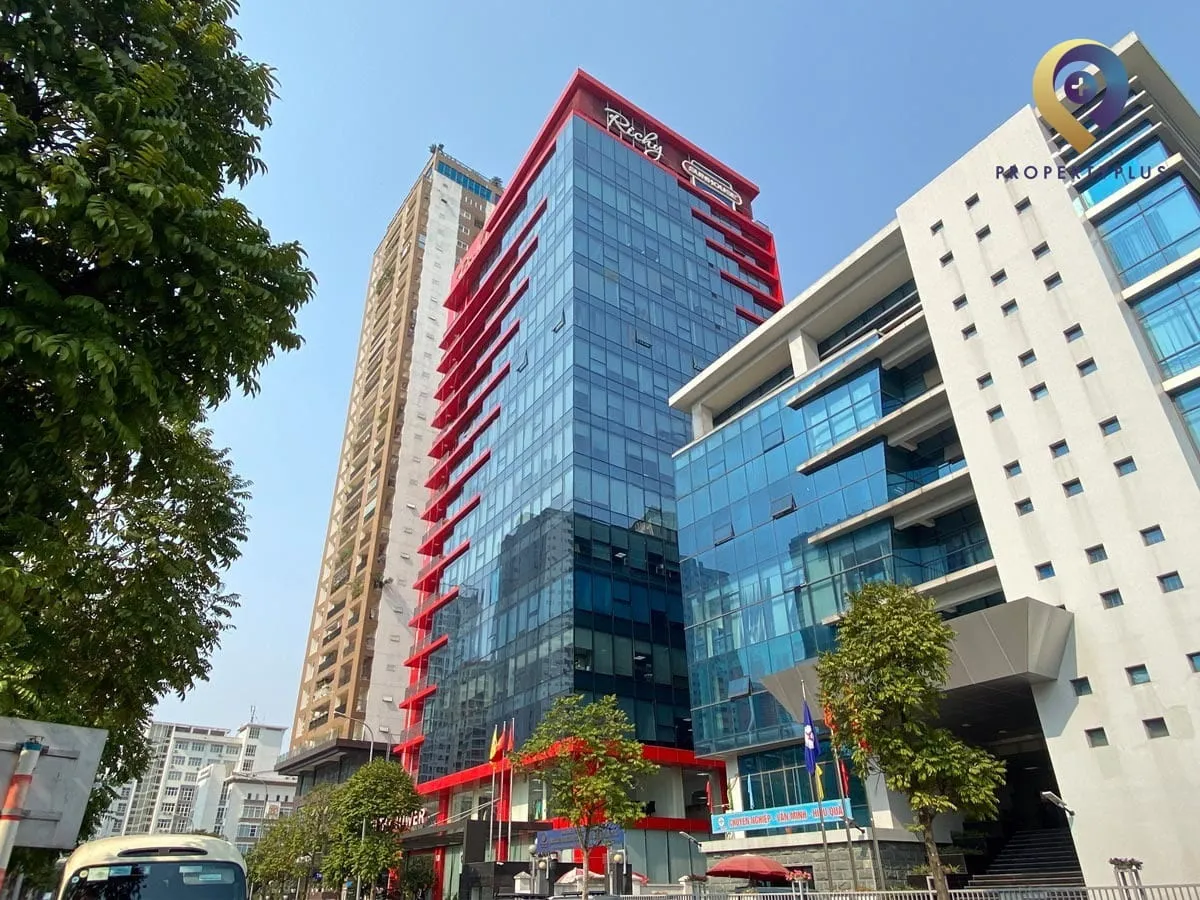 Exterior view of Richy Tower office building in Cau Giay, Hanoi.